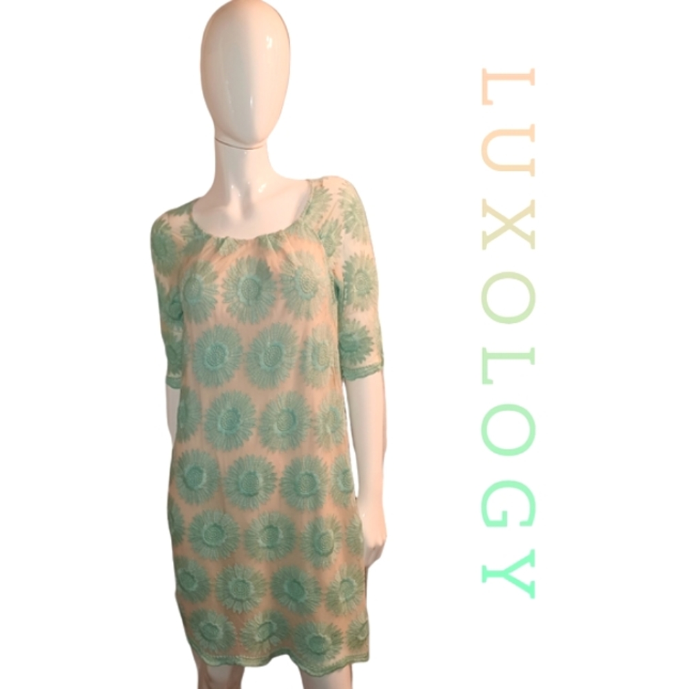 LUXOLOGY Size Small Floral Medallion Spring Dress